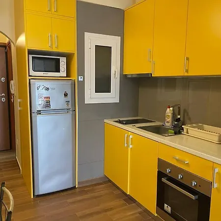 Apartment Yellow Studio On The Beach In The Center Of *