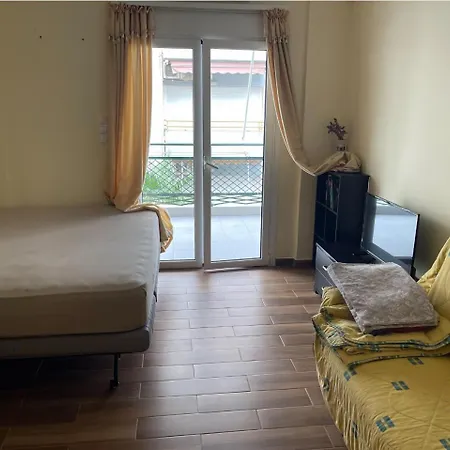 Apartament Yellow Studio On The Beach In The Center Of *